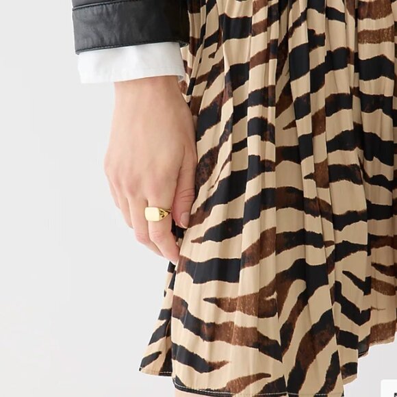 J.Crew Women’s Featherweight satin mini skirt in zebra stripe - Size 6 - Picture 4 of 11